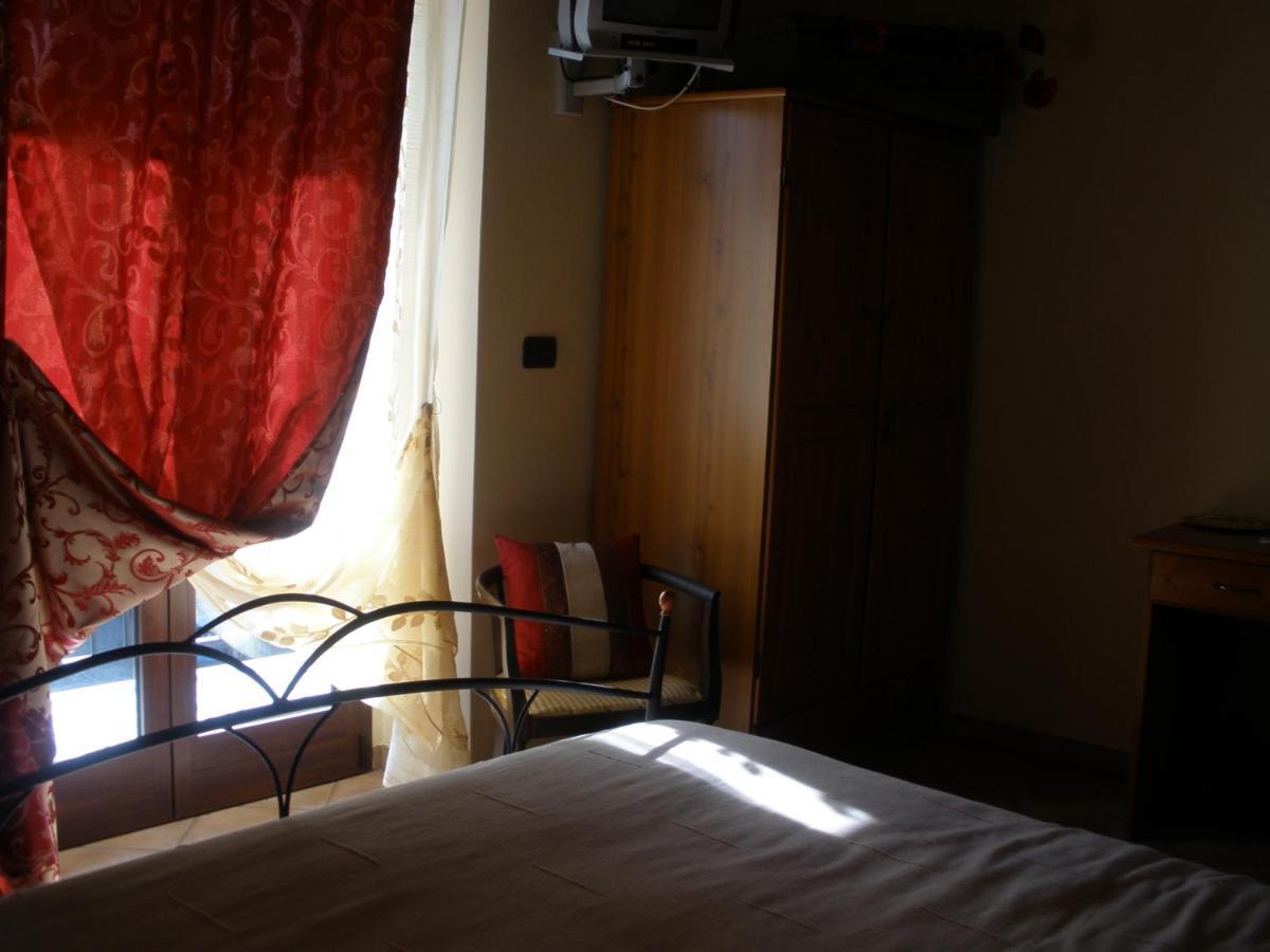 Agriturismo Monbertola Govone Ngoại thất bức ảnh
